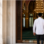 Bacaan Doa Masuk dan Keluar Masjid Sesuai Sunnah